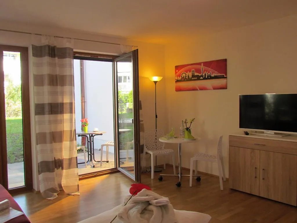 Amenity-Garden-Apartments Munich Apartment