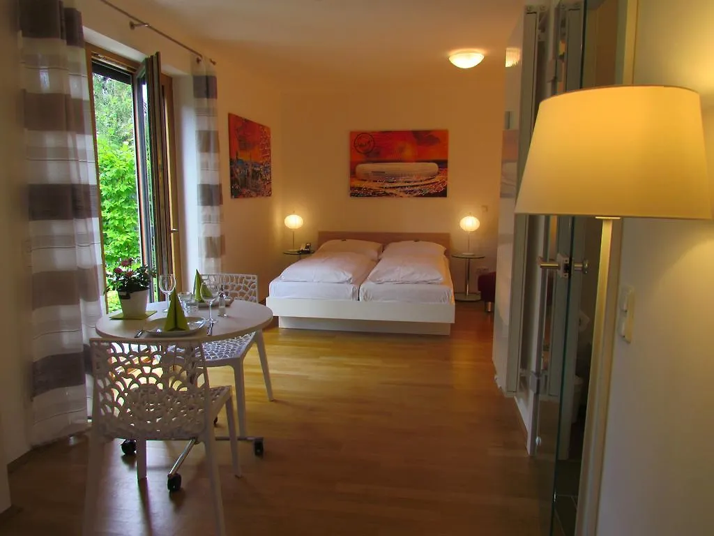 Amenity-Garden-Apartments Munich Apartment